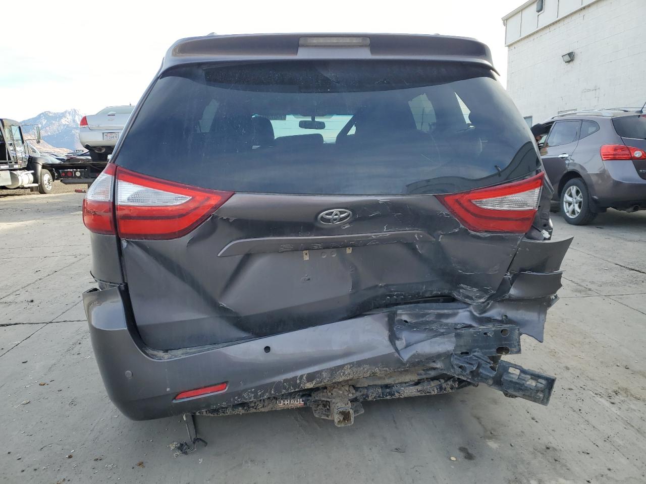 2015 Toyota Sienna - Image 6
