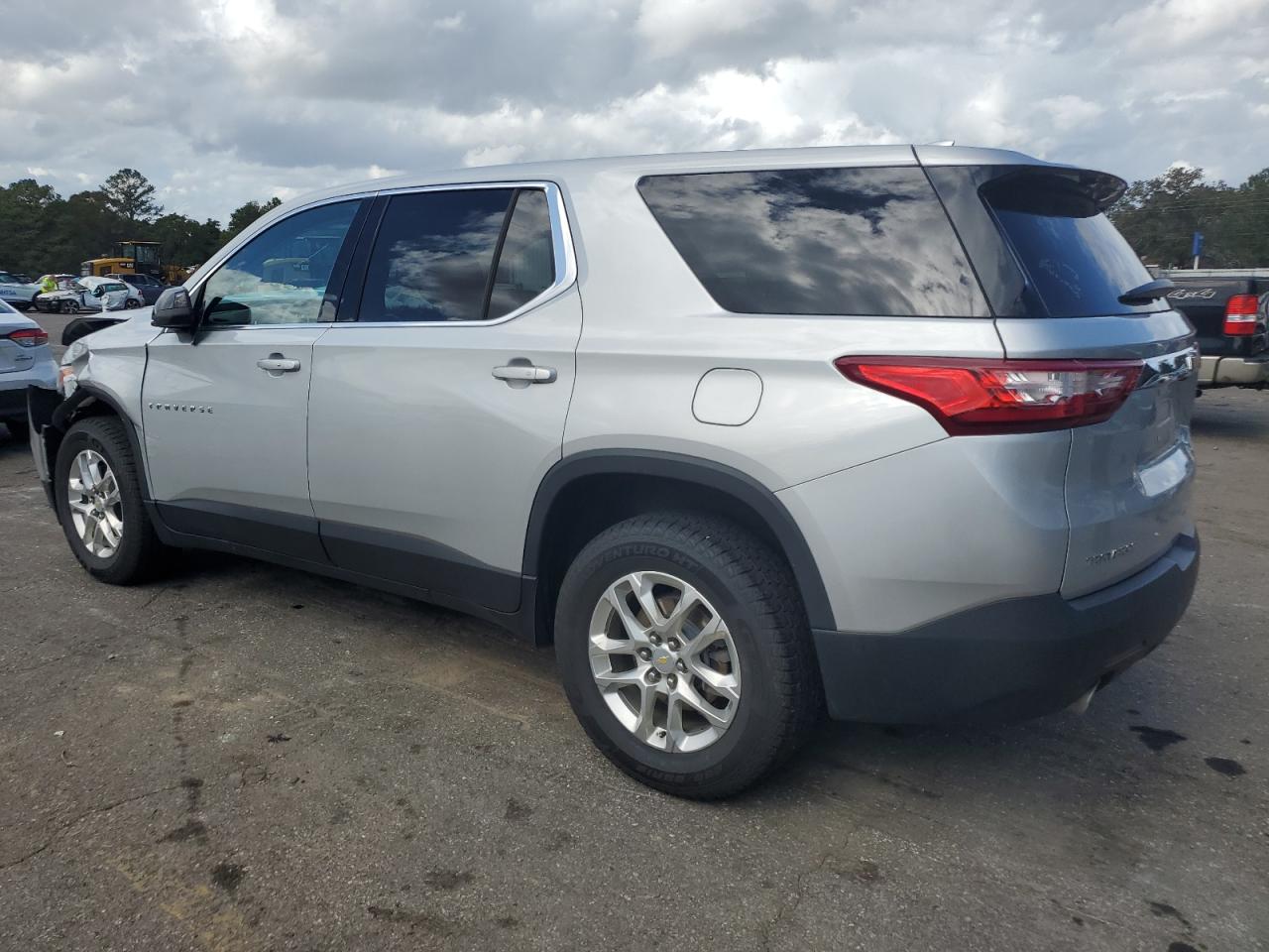 2021 Chevrolet Traverse - Image 2