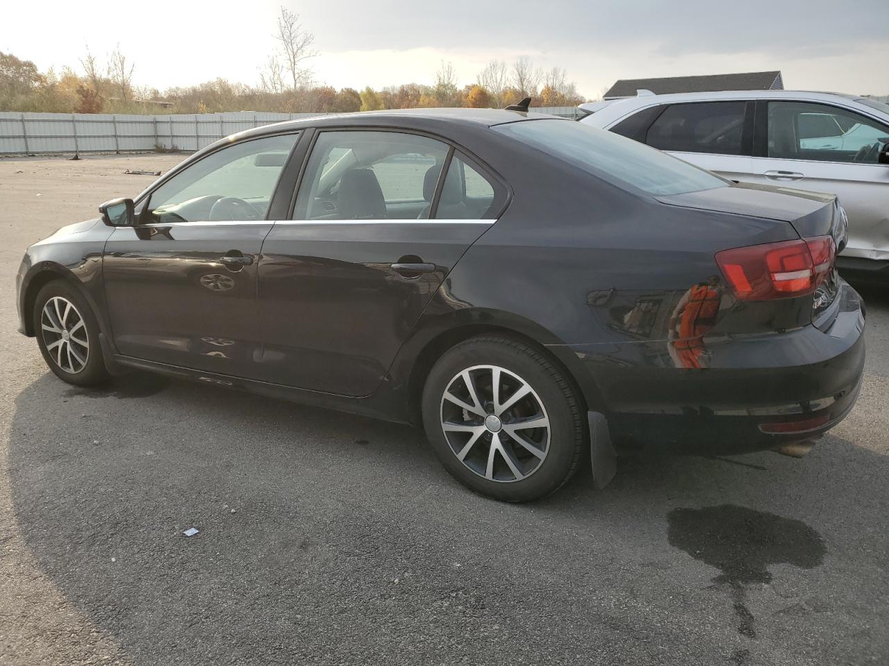 2018 Volkswagen Jetta - Image 2