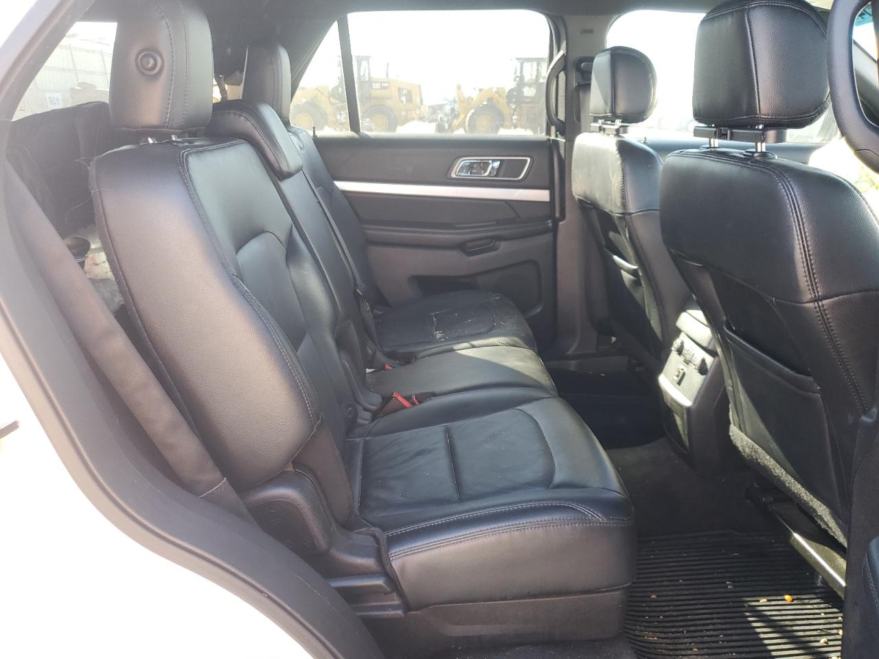 2016 Ford Explorer - Image 10
