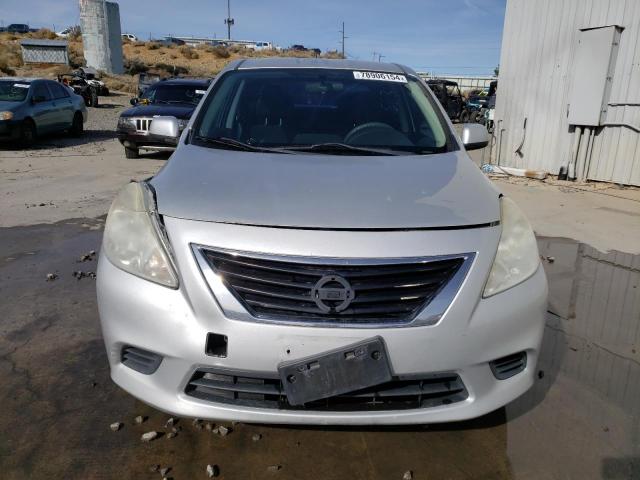  NISSAN VERSA 2013 Сріблястий