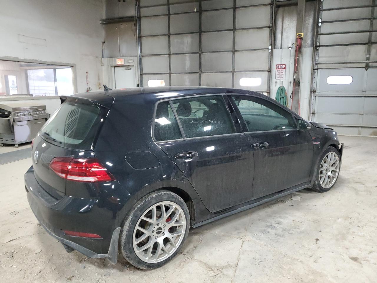 2018 Volkswagen GTI - Image 3