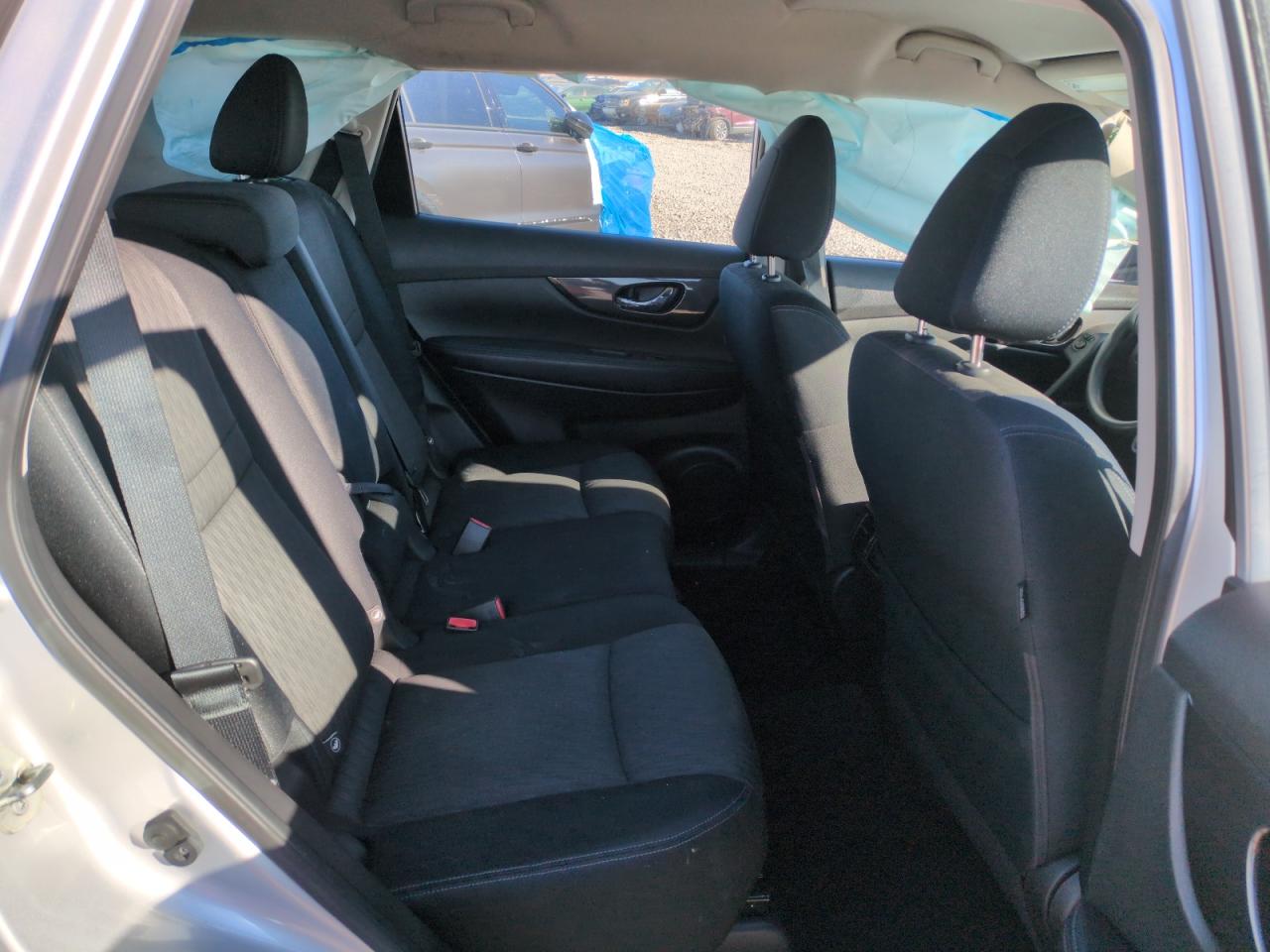 2017 Nissan Rogue - Image 10