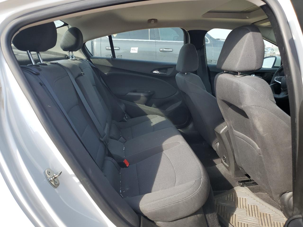 2018 Chevrolet Cruze - Image 10