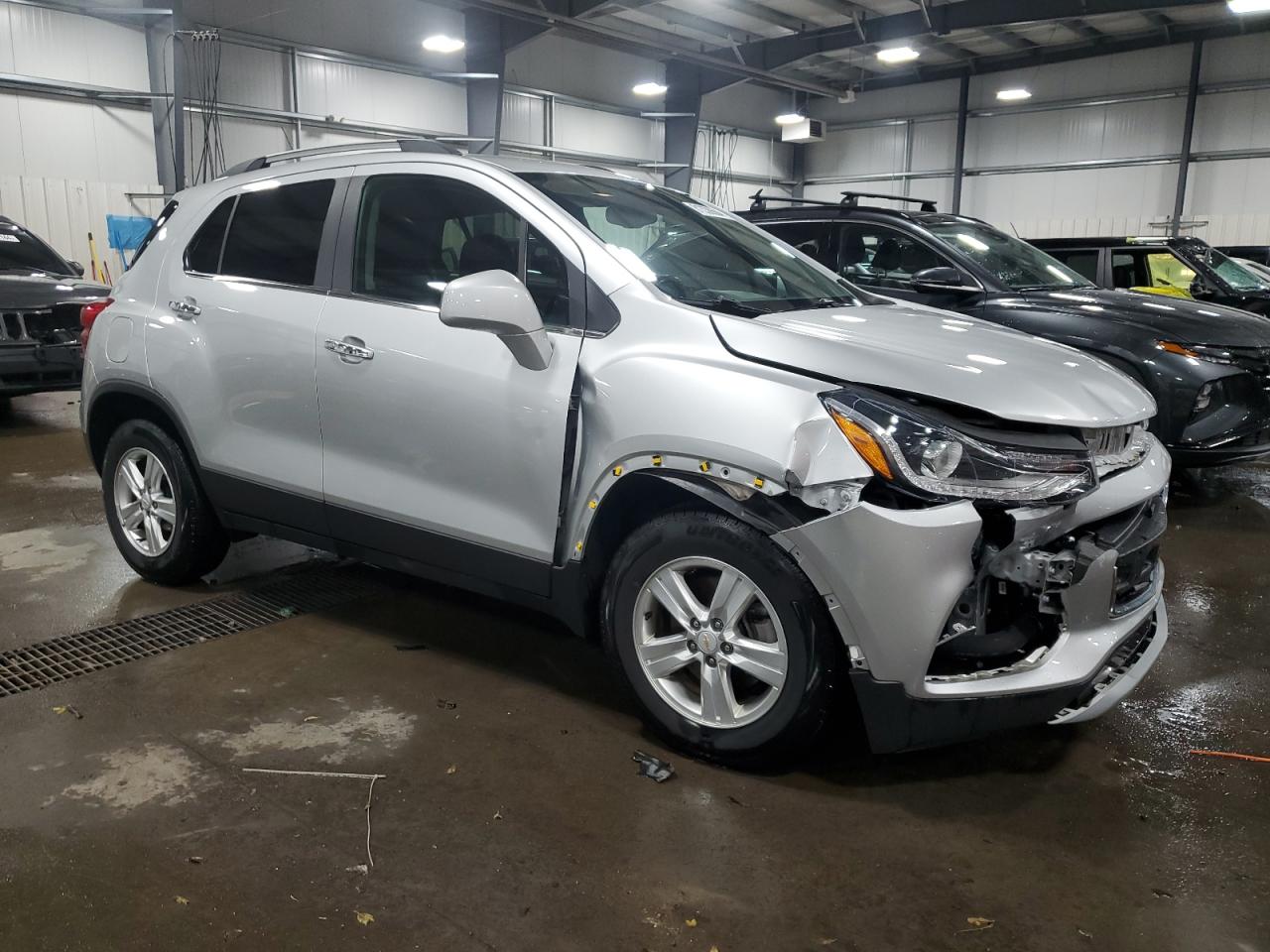 VIN KL7CJPSB4KB758817 2019 CHEVROLET TRAX no.4