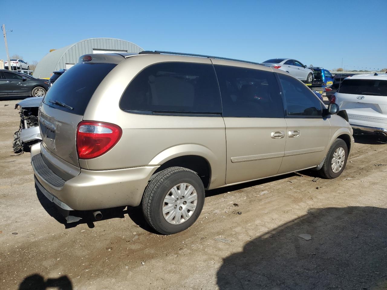2006 Chrysler Town & Country - Image 3