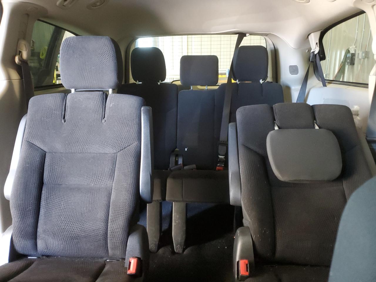 2019 Dodge Caravan - Image 10