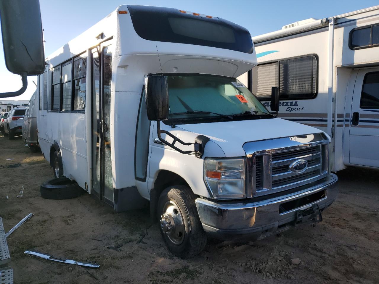 2011 Ford Econoline E450 Super Duty Cutaway Van for Sale in Albuquerque, NM - Vandalism