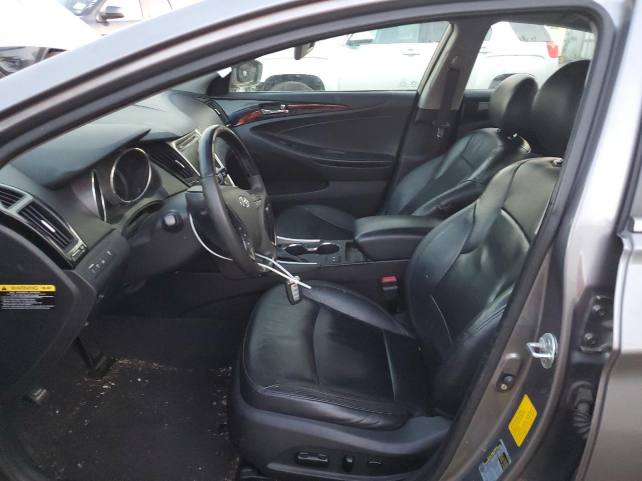 2011 Hyundai Sonata - Image 7