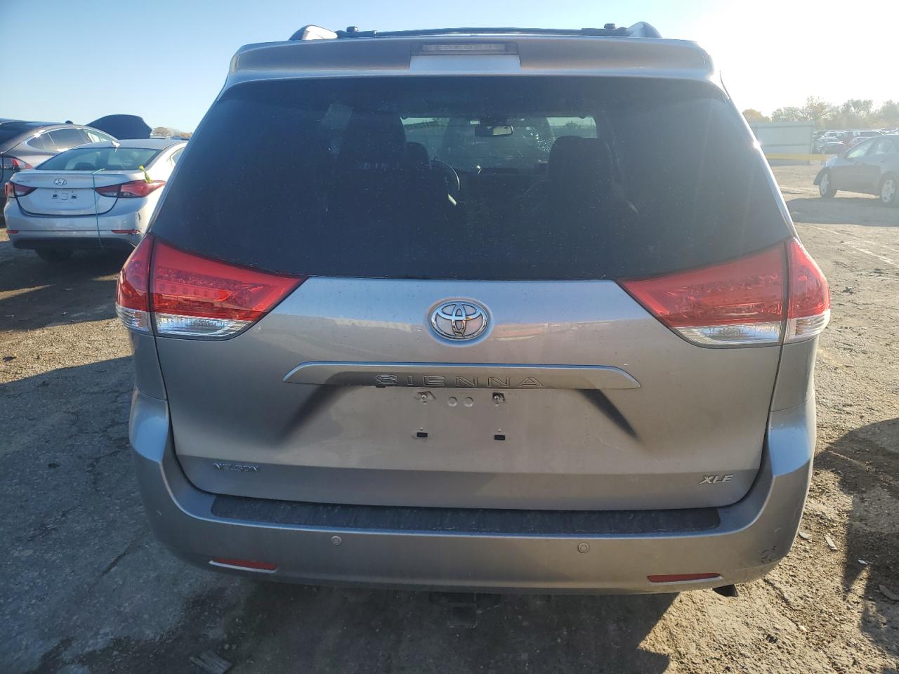 2012 Toyota Sienna - Image 6