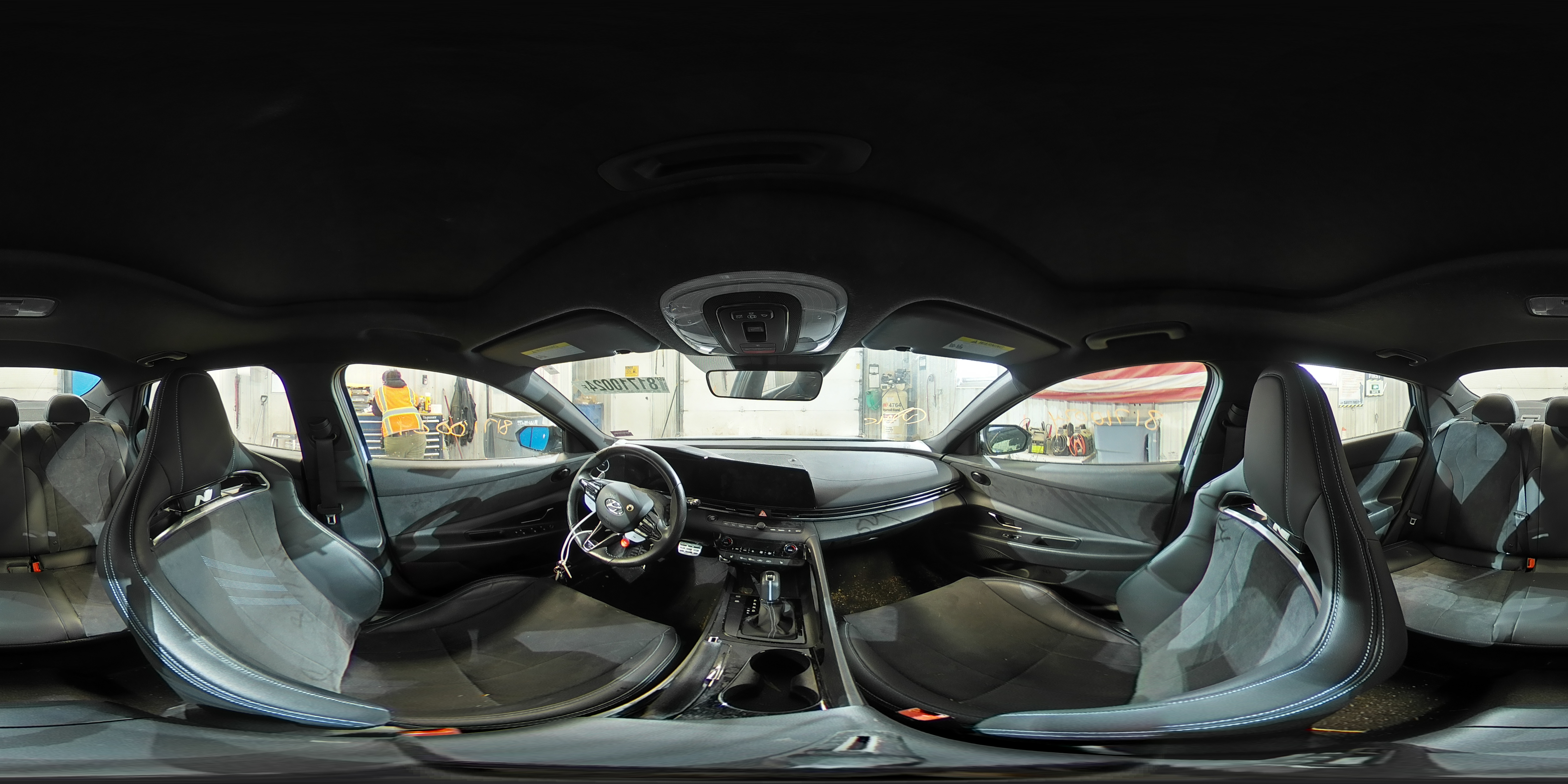 2022 Hyundai Elantra - Image 13