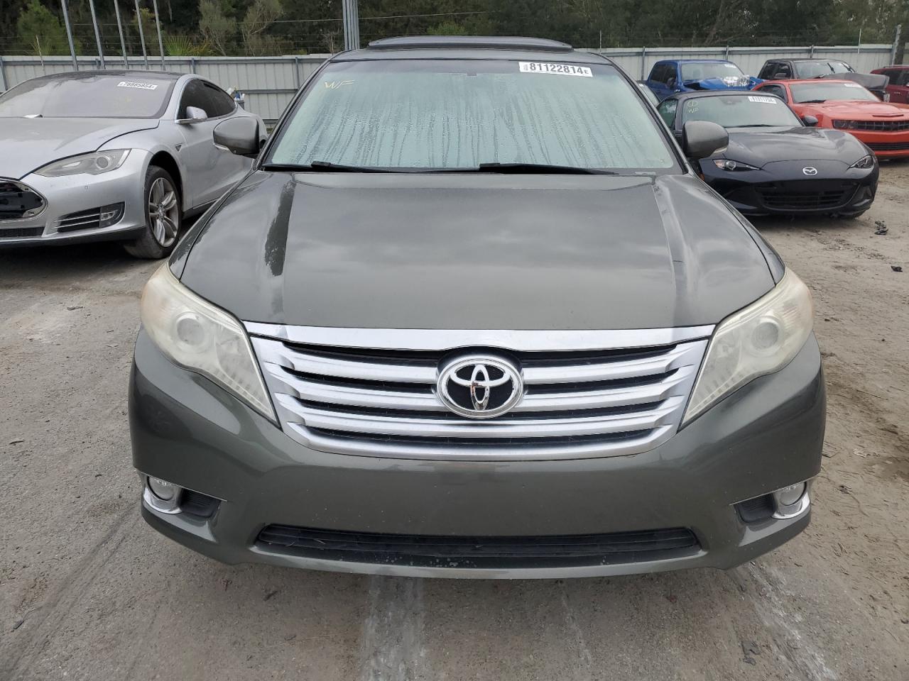 2012 Toyota Avalon - Image 5