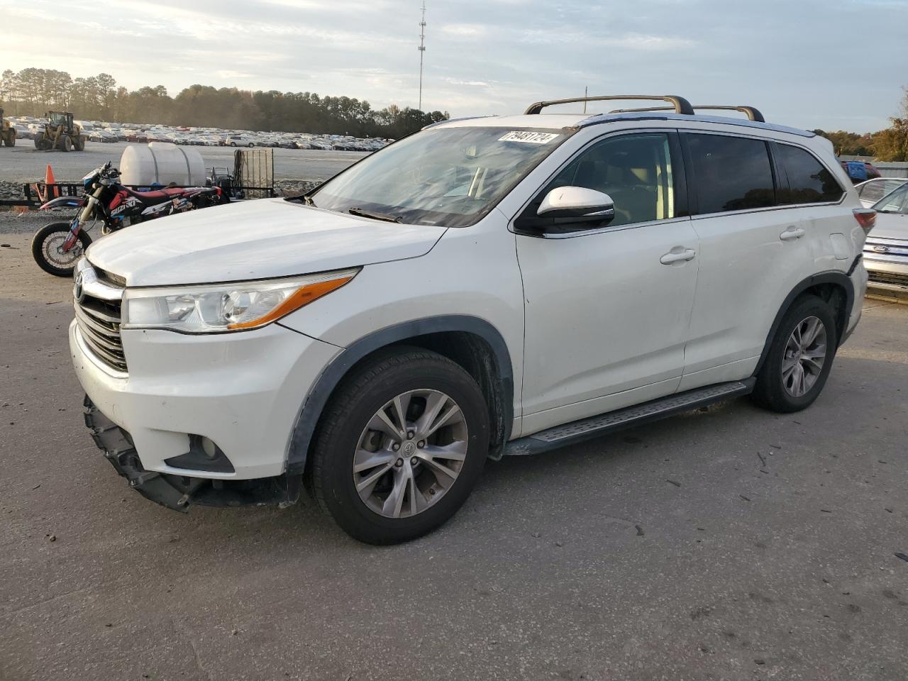 2015 Toyota Highlander - Image 1