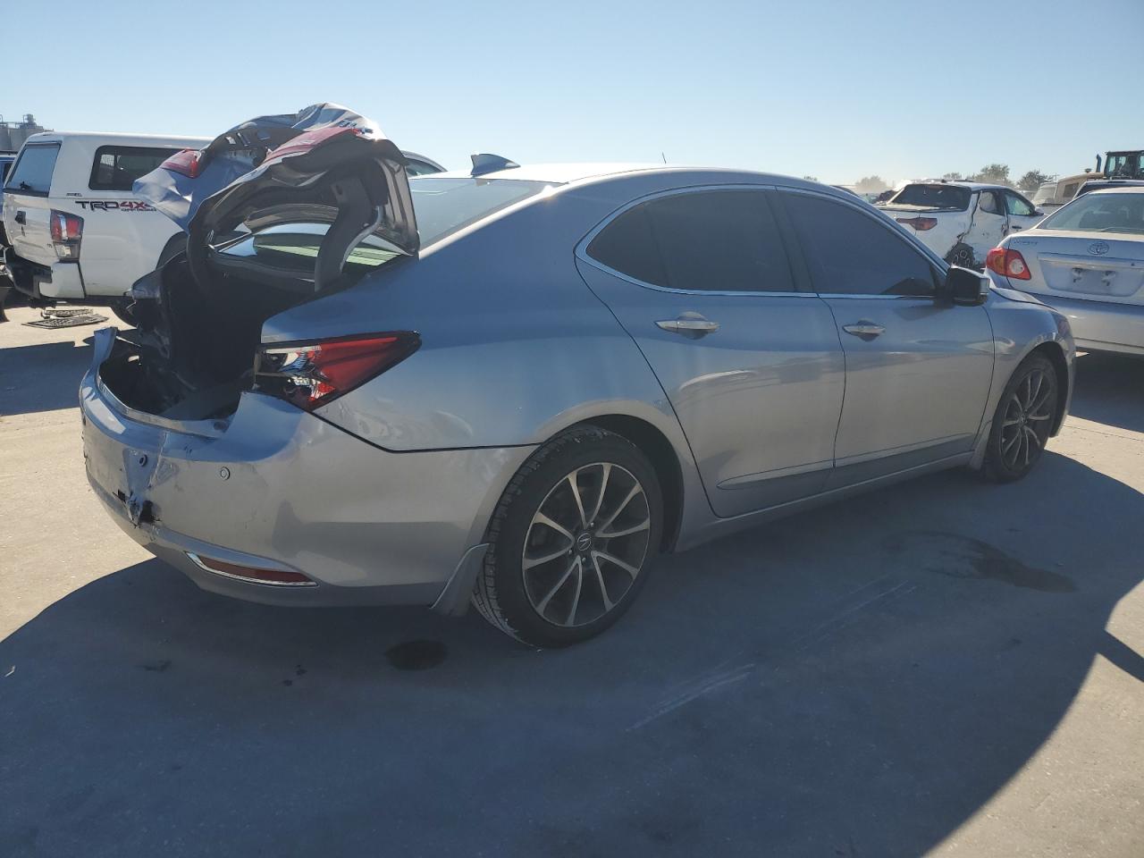 VIN 19UUB3F72FA009627 2015 ACURA TLX no.3