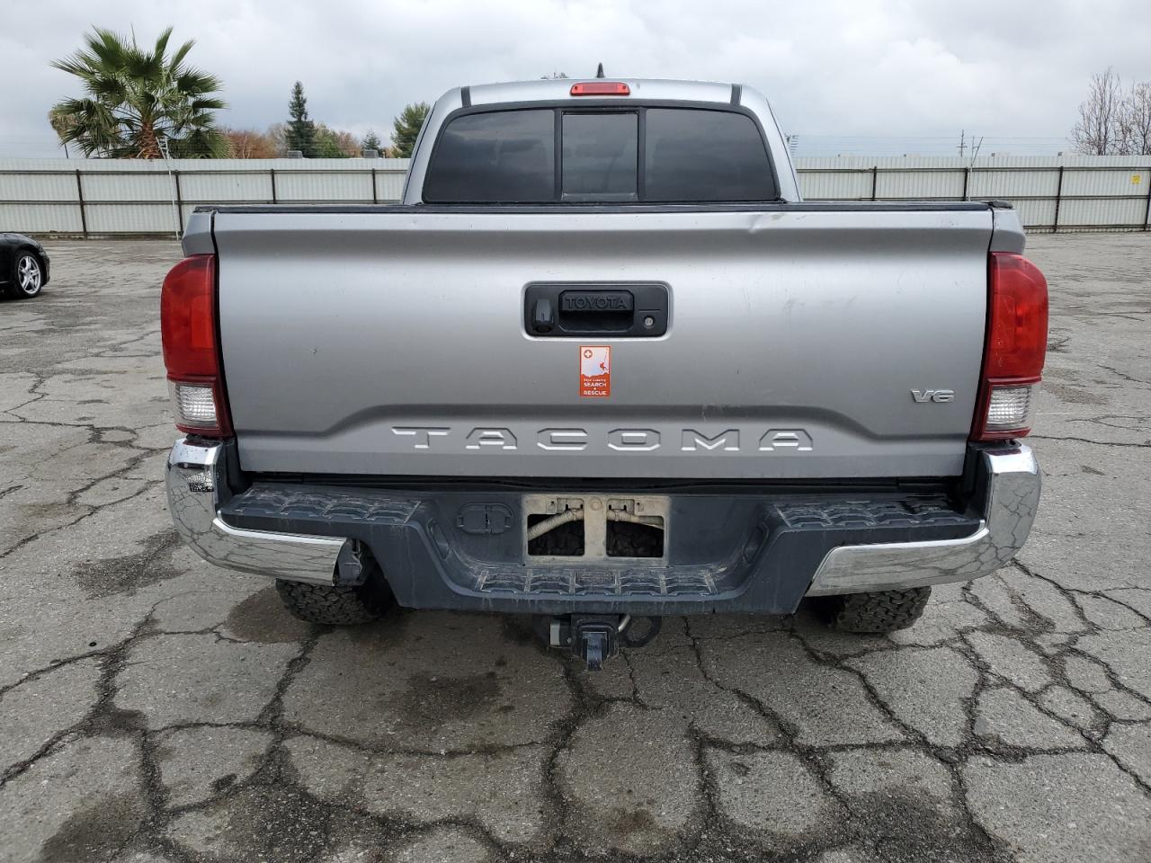 VIN 5TFSZ5AN7JX139816 2018 TOYOTA TACOMA no.6