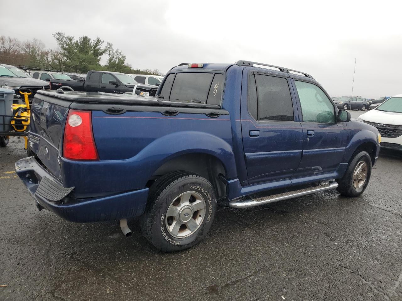 2005 Ford Explorer - Image 3