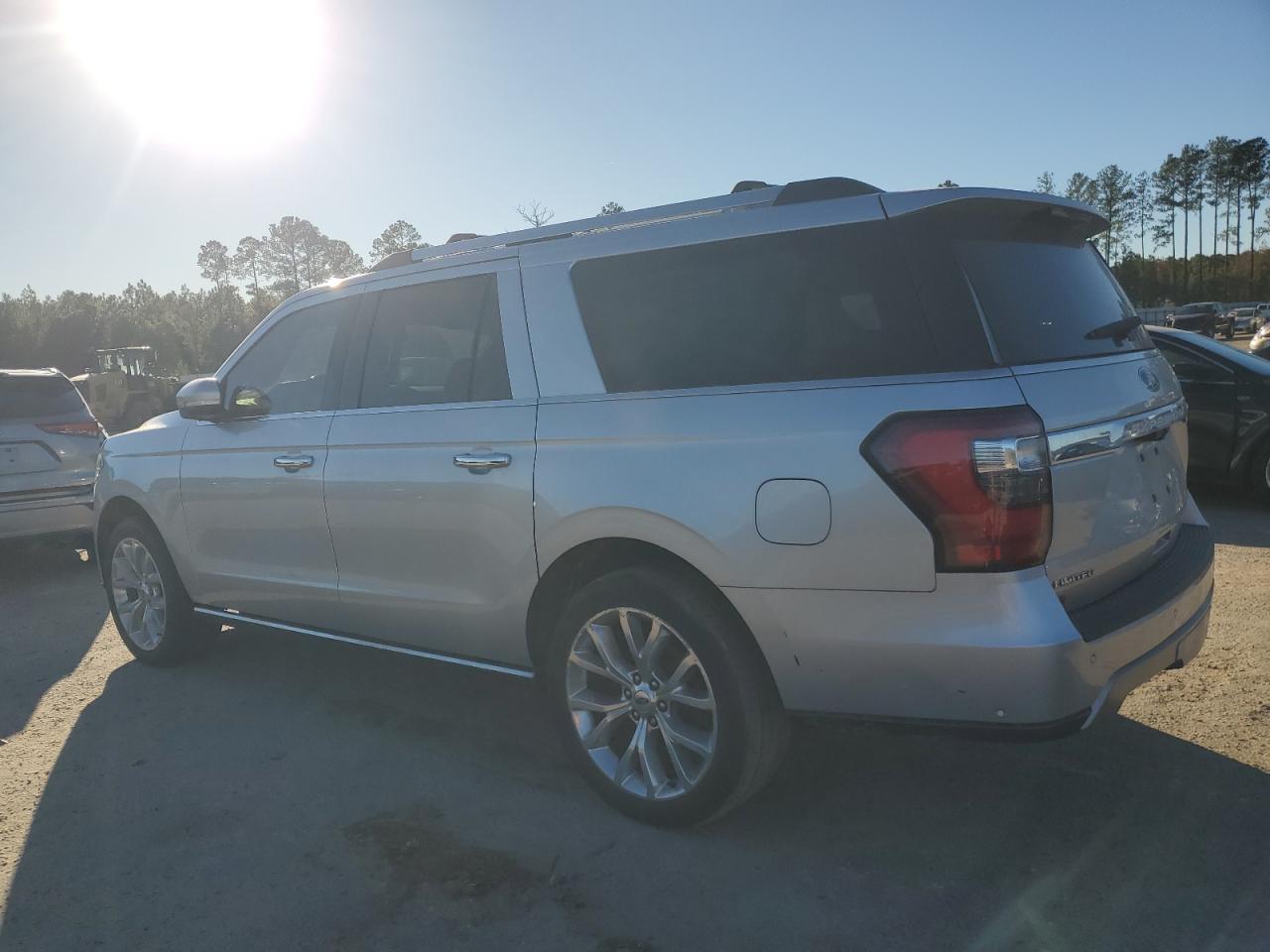 2018 Ford Expedition - Image 2