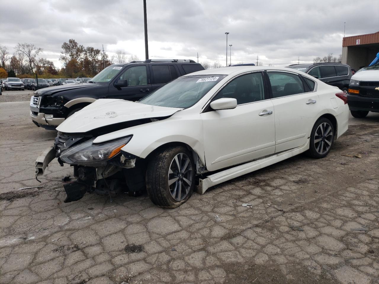 1N4AL3AP3HC143145 2017 NISSAN ALTIMA - Image 1