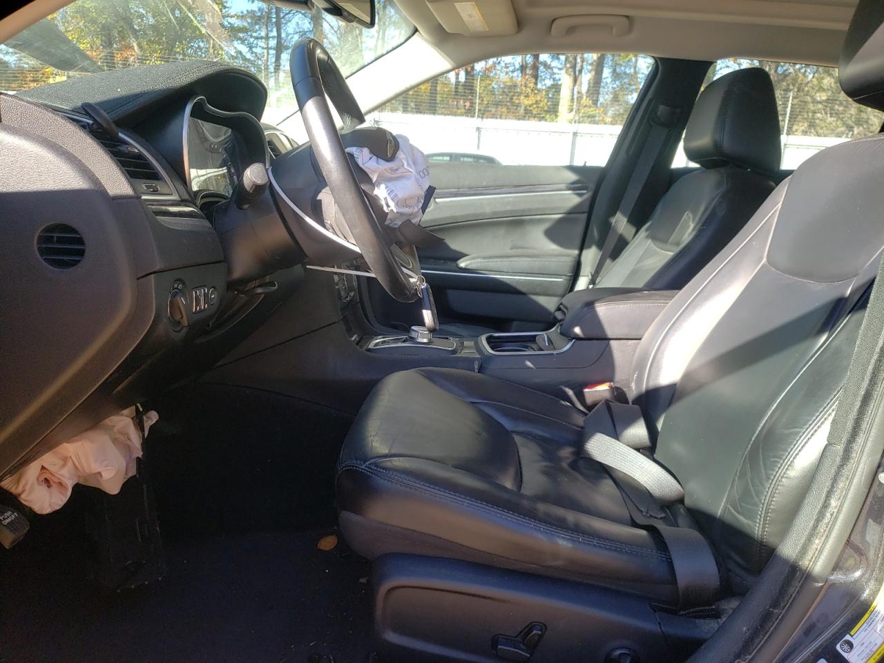 2016 Chrysler 300 - Image 7