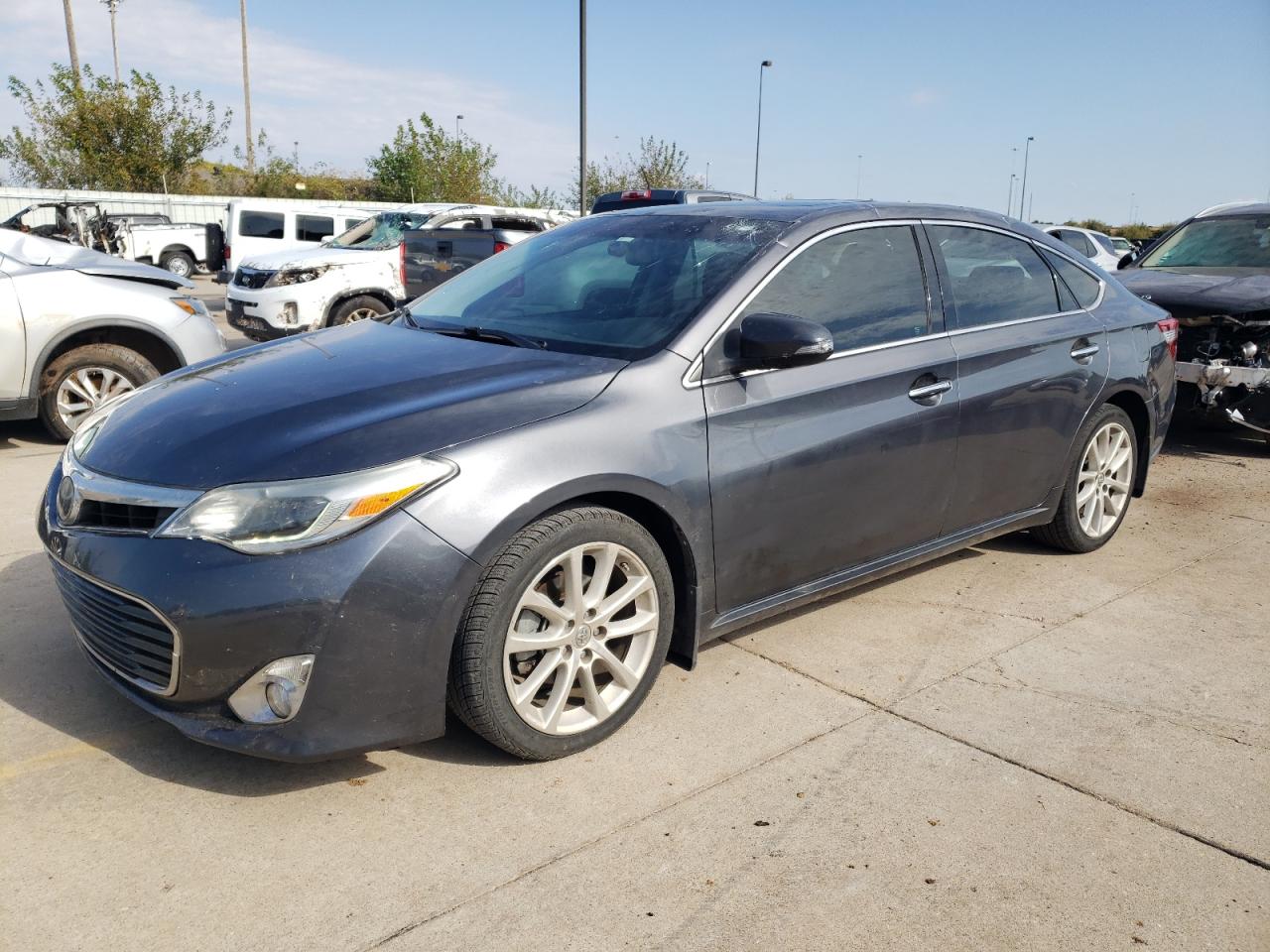 2015 Toyota Avalon - Image 1