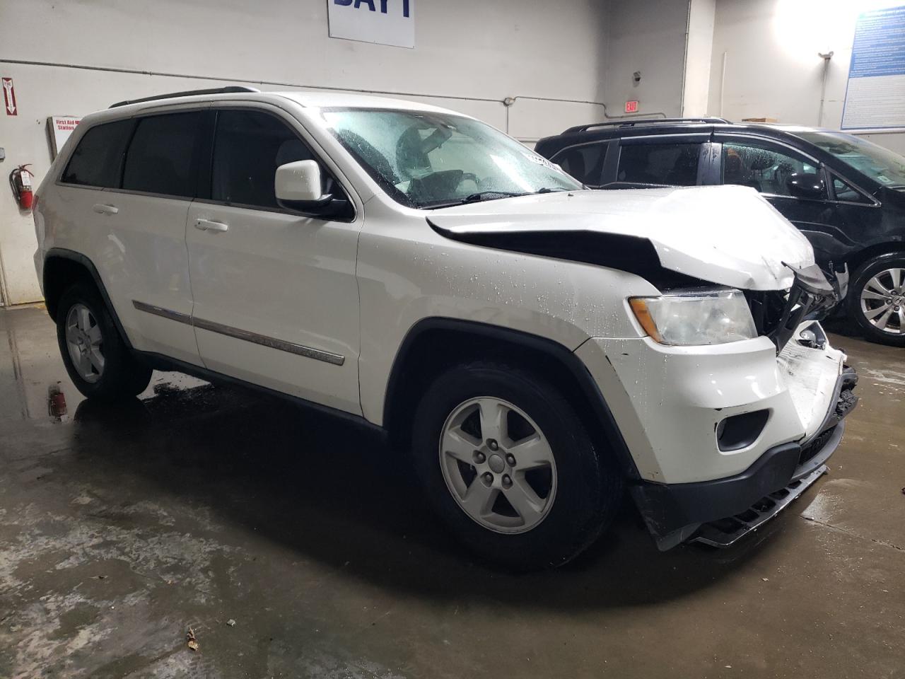2011 Jeep Grand Cherokee - Image 4