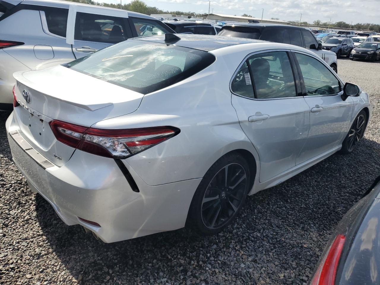 VIN 4T1BZ1HK4JU013964 2018 TOYOTA CAMRY no.3