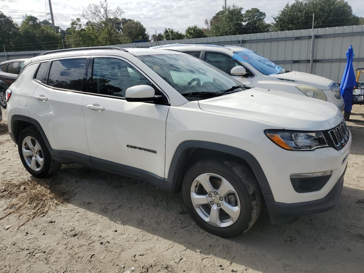 VIN 3C4NJDBB6KT672790 2019 JEEP COMPASS no.4