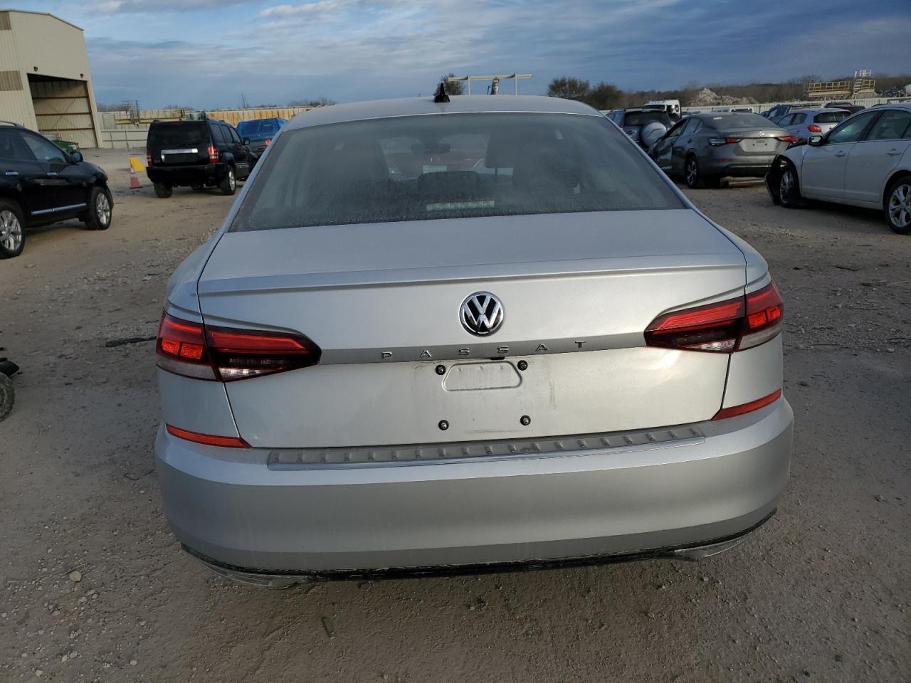 2020 Volkswagen Passat - Image 6