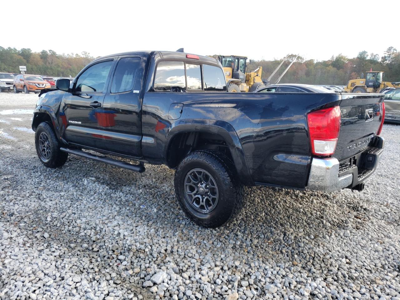 VIN 5TFSZ5AN2JX153588 2018 TOYOTA TACOMA no.2