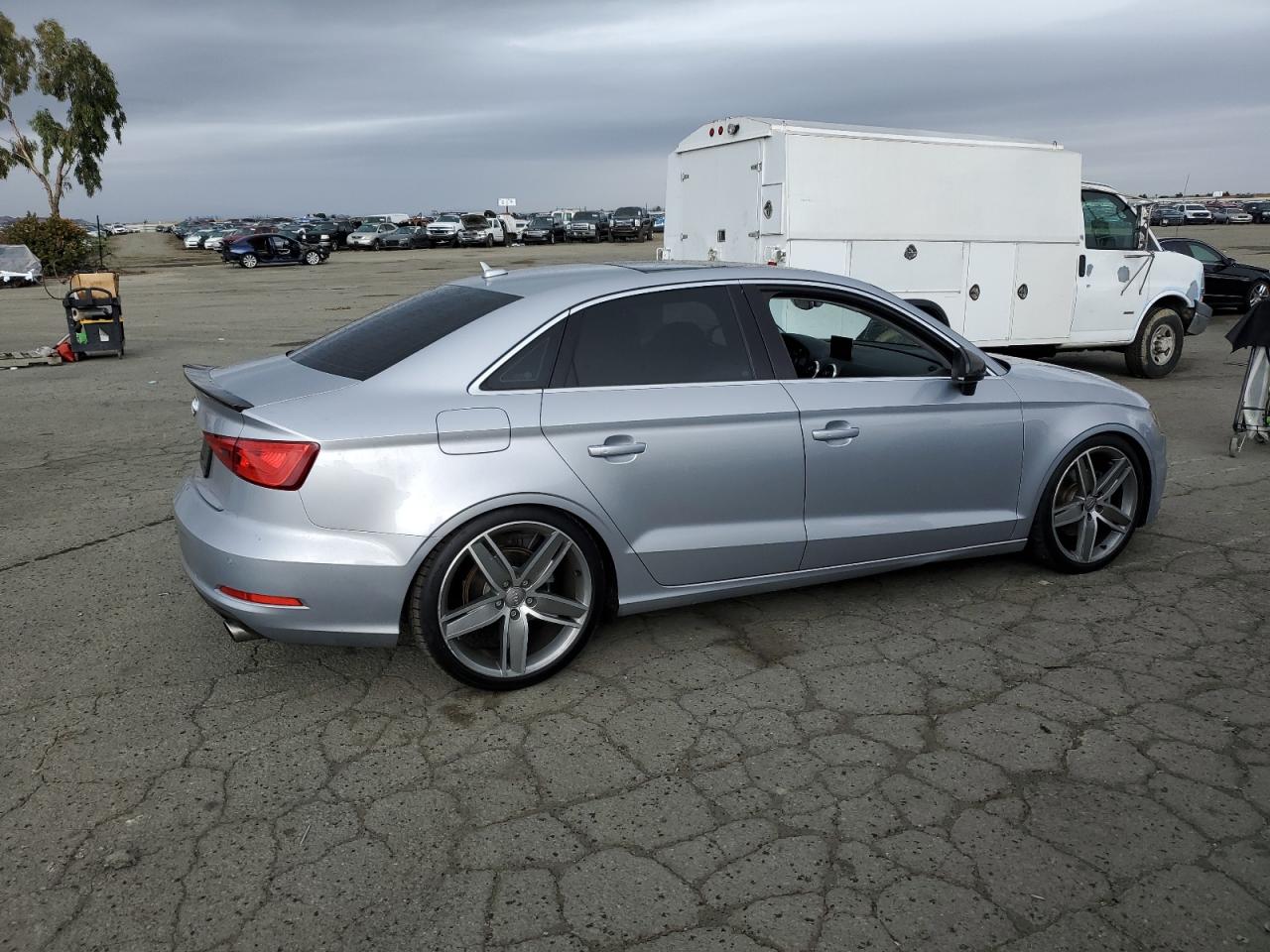 VIN WAUEFGFF5F1079433 2015 AUDI A3 no.3