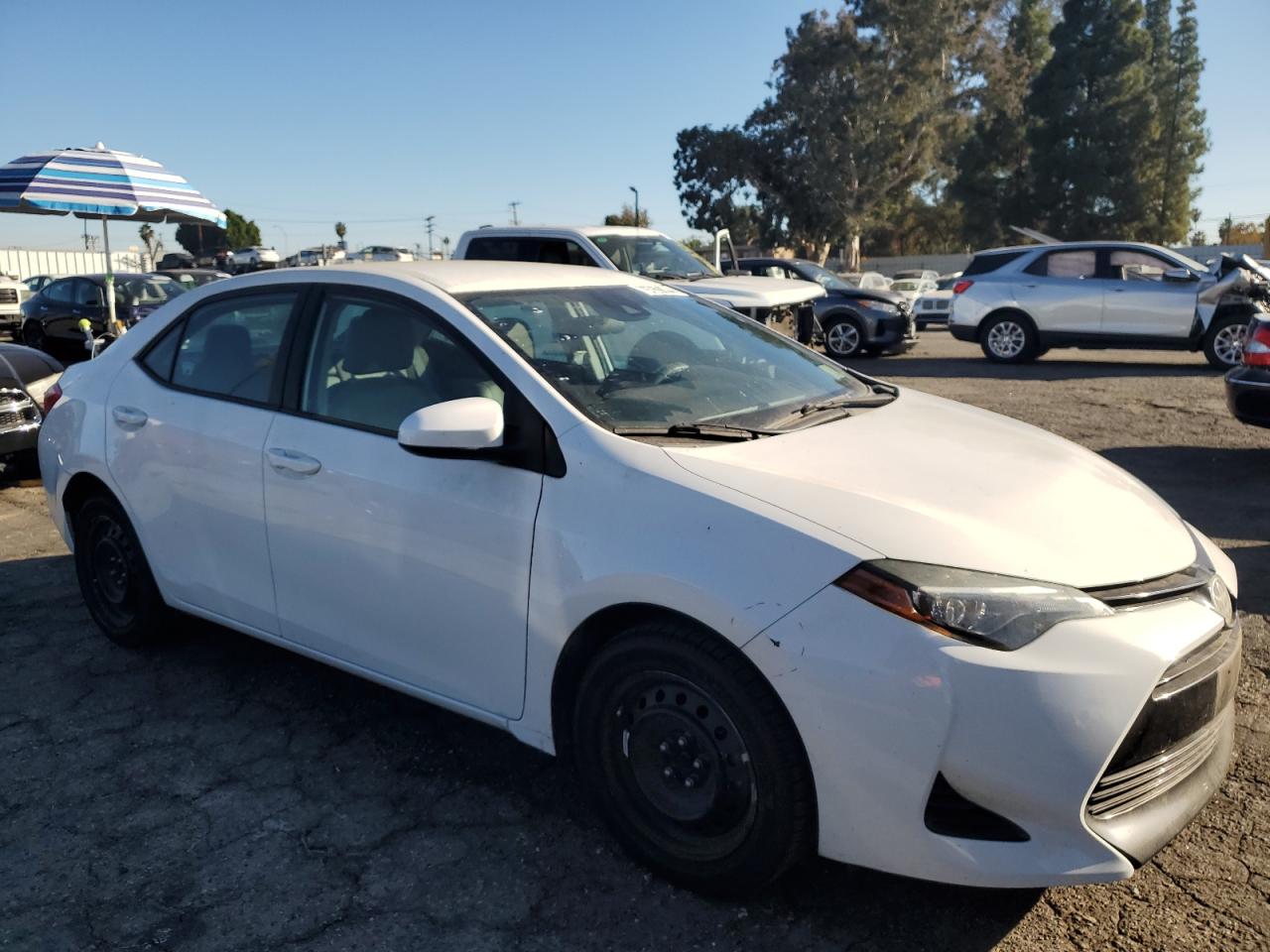 VIN 5YFBURHE6HP735214 2017 TOYOTA COROLLA no.4