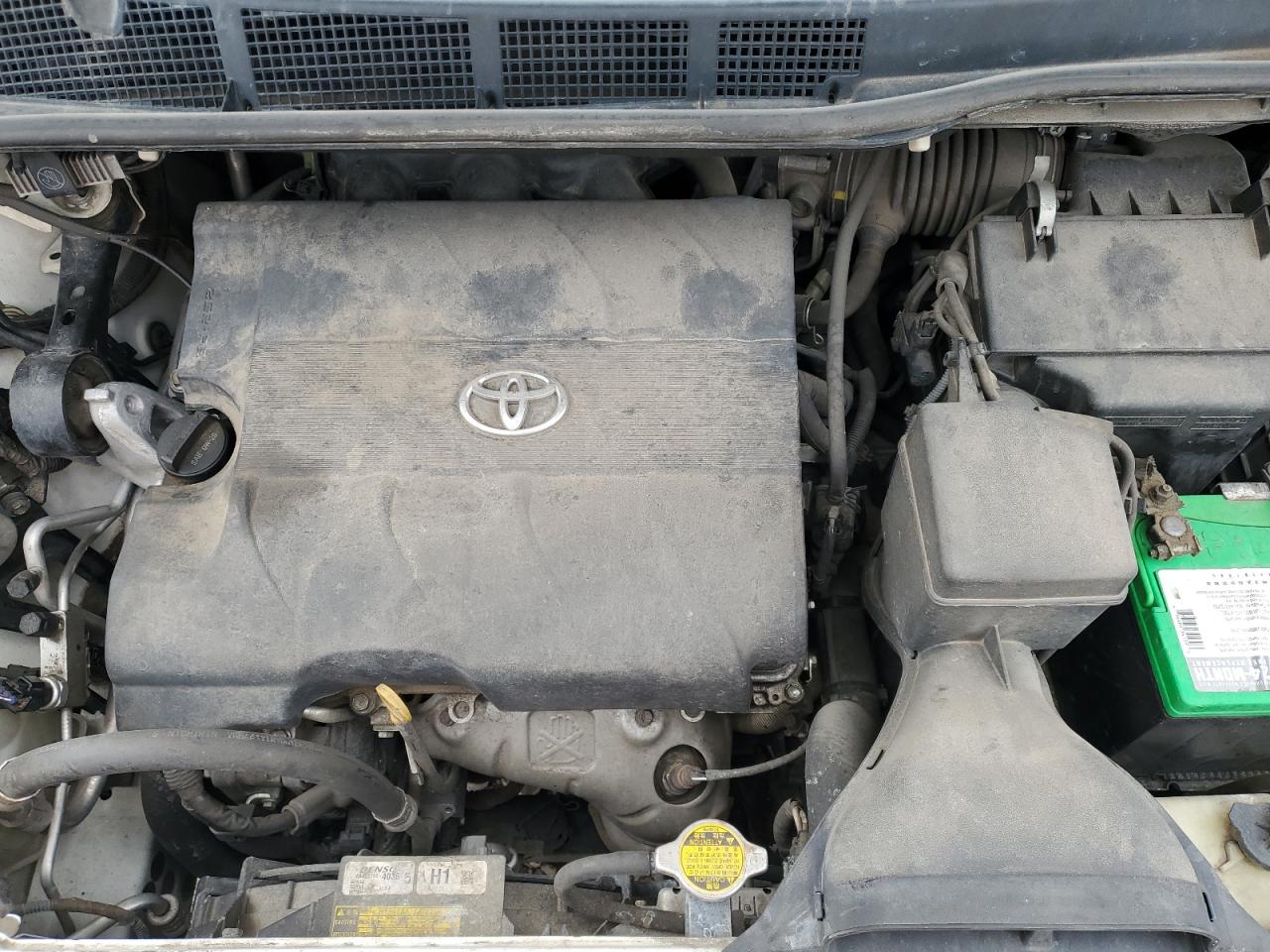 2012 Toyota Sienna - Image 12