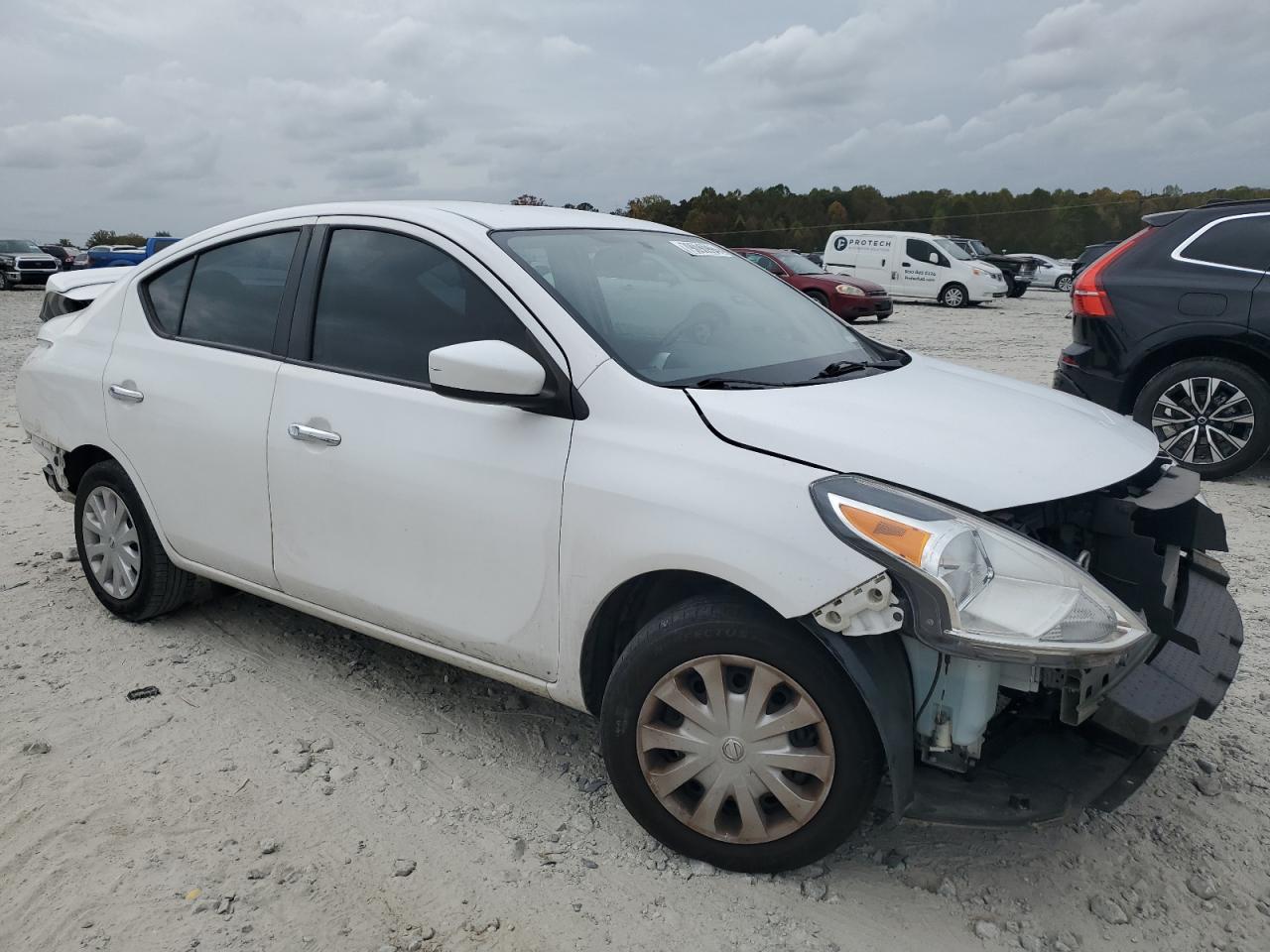 2019 Nissan Versa - Image 4