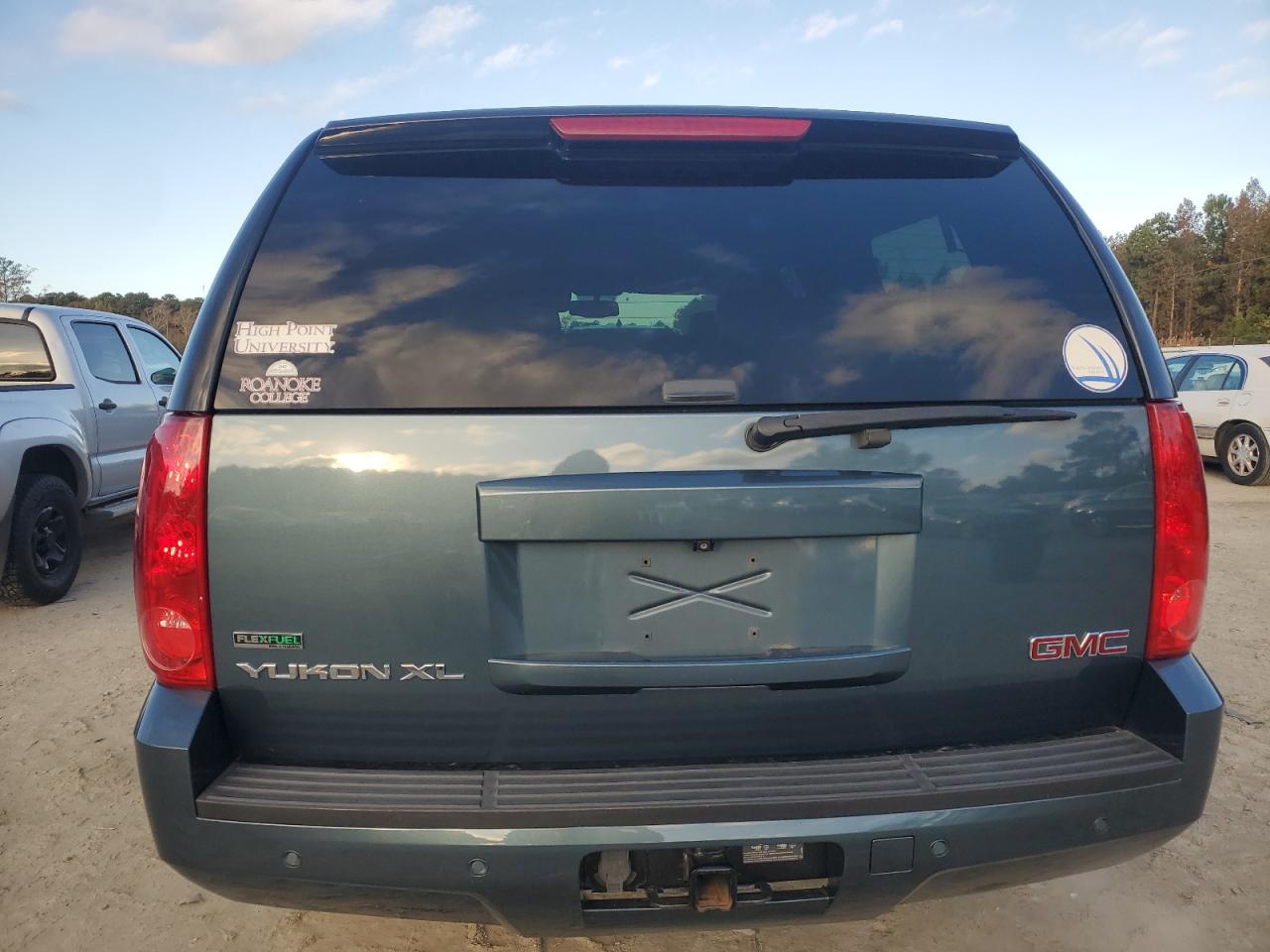 2010 GMC Yukon - Image 6