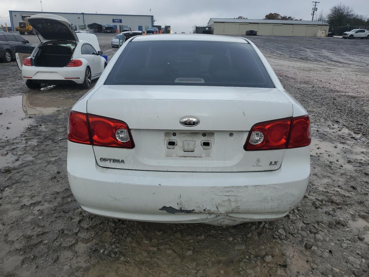 2008 Kia Optima Lx VIN: KNAGE123085211255 Lot: 81532124