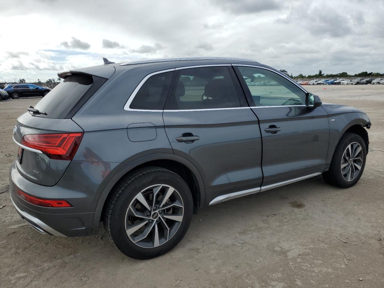 2023 Audi Q5 - Image 3