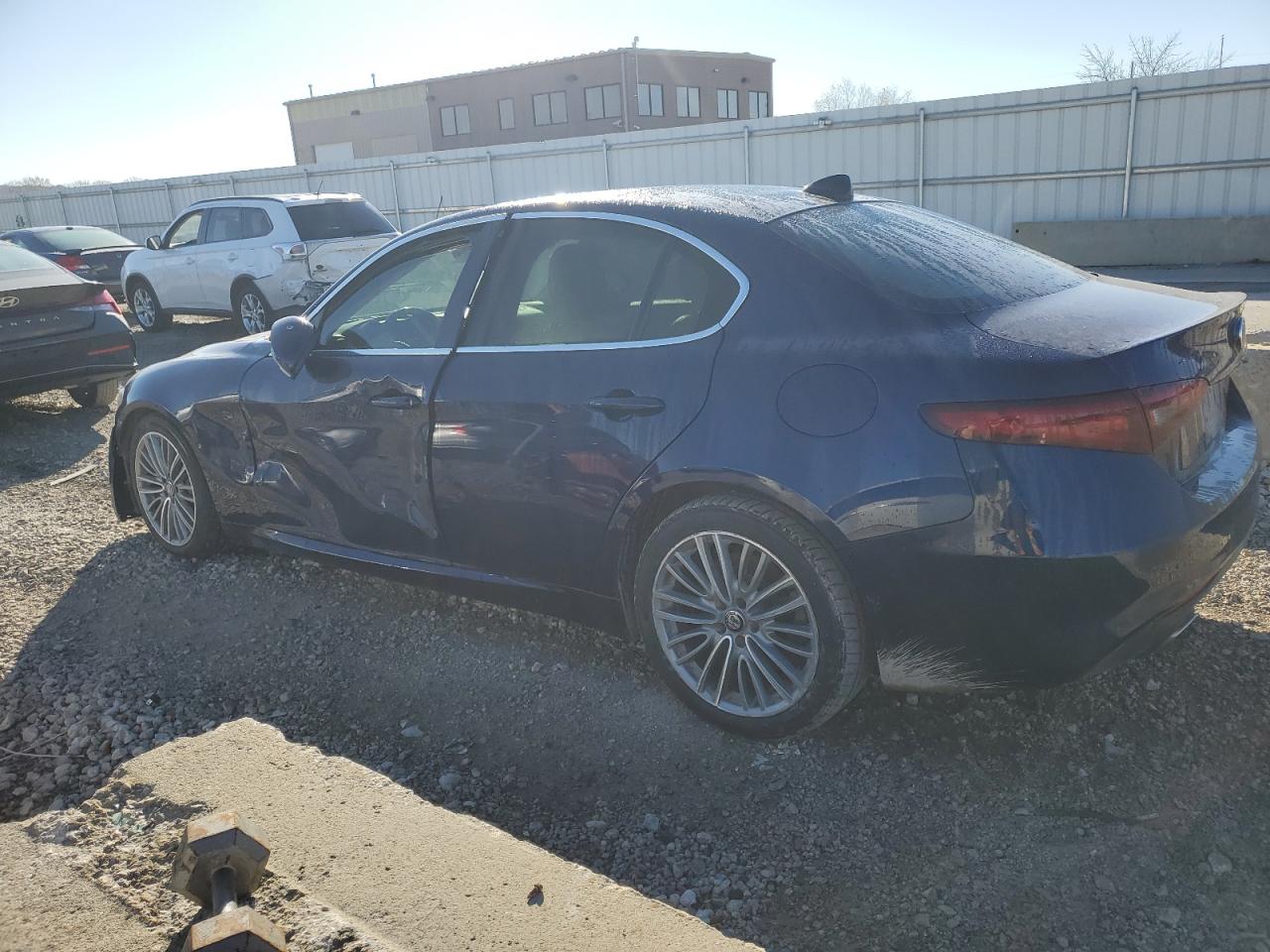 ZARFAECN2H7536551 2017 ALFA ROMEO GIULIA - Image 2