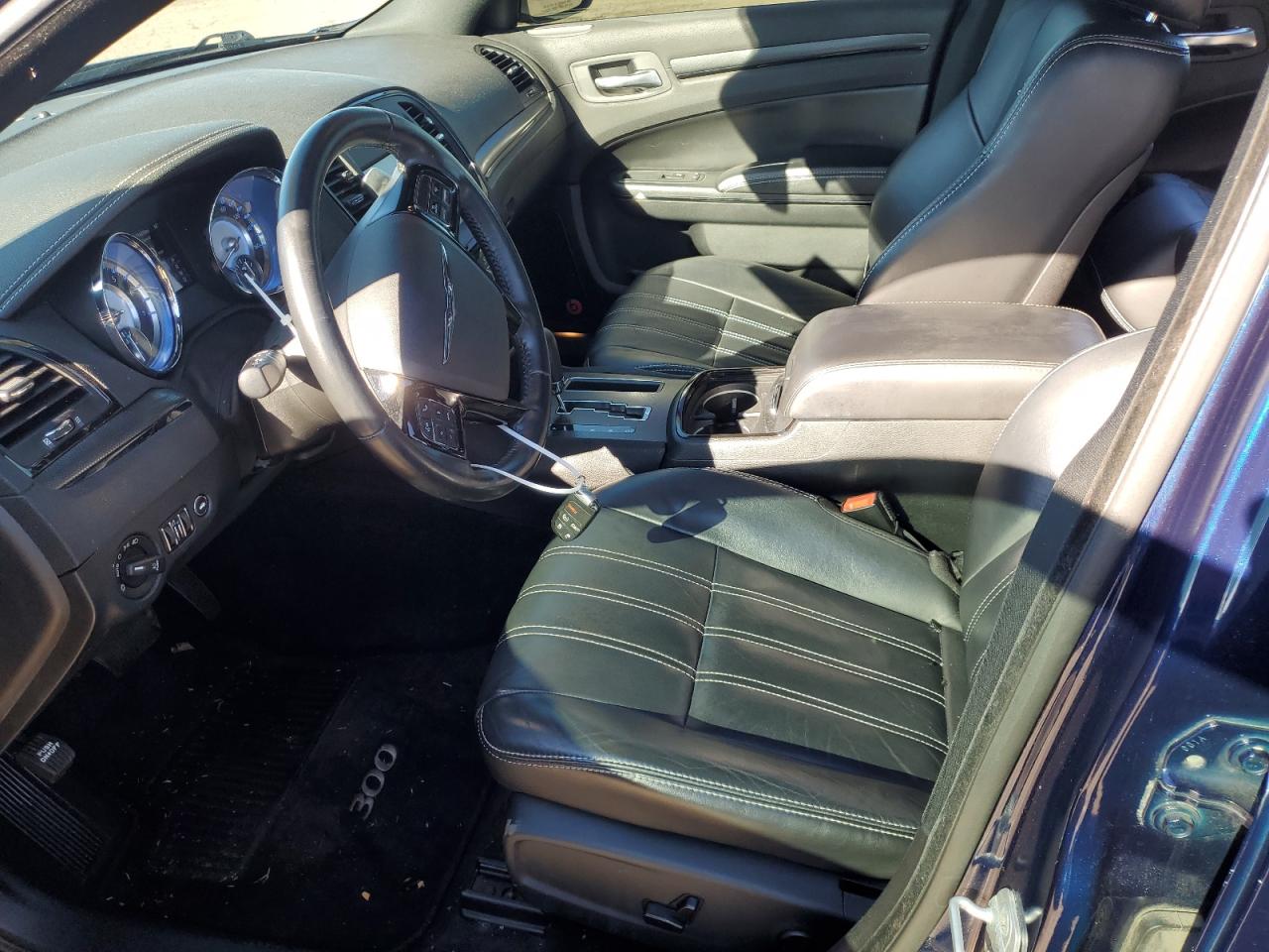 2014 Chrysler 300 - Image 7