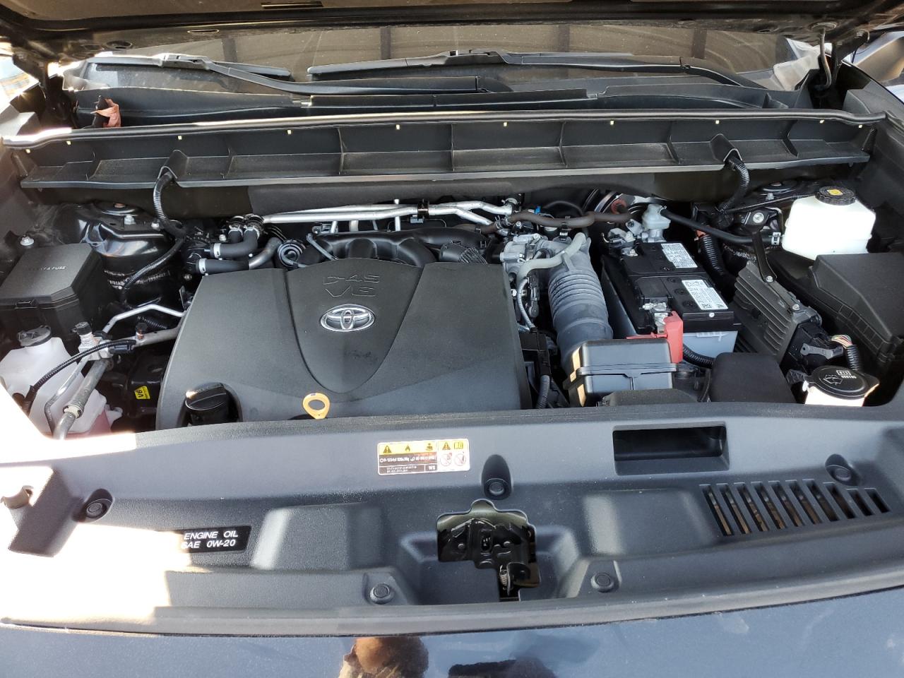 2021 Toyota Highlander - Image 11