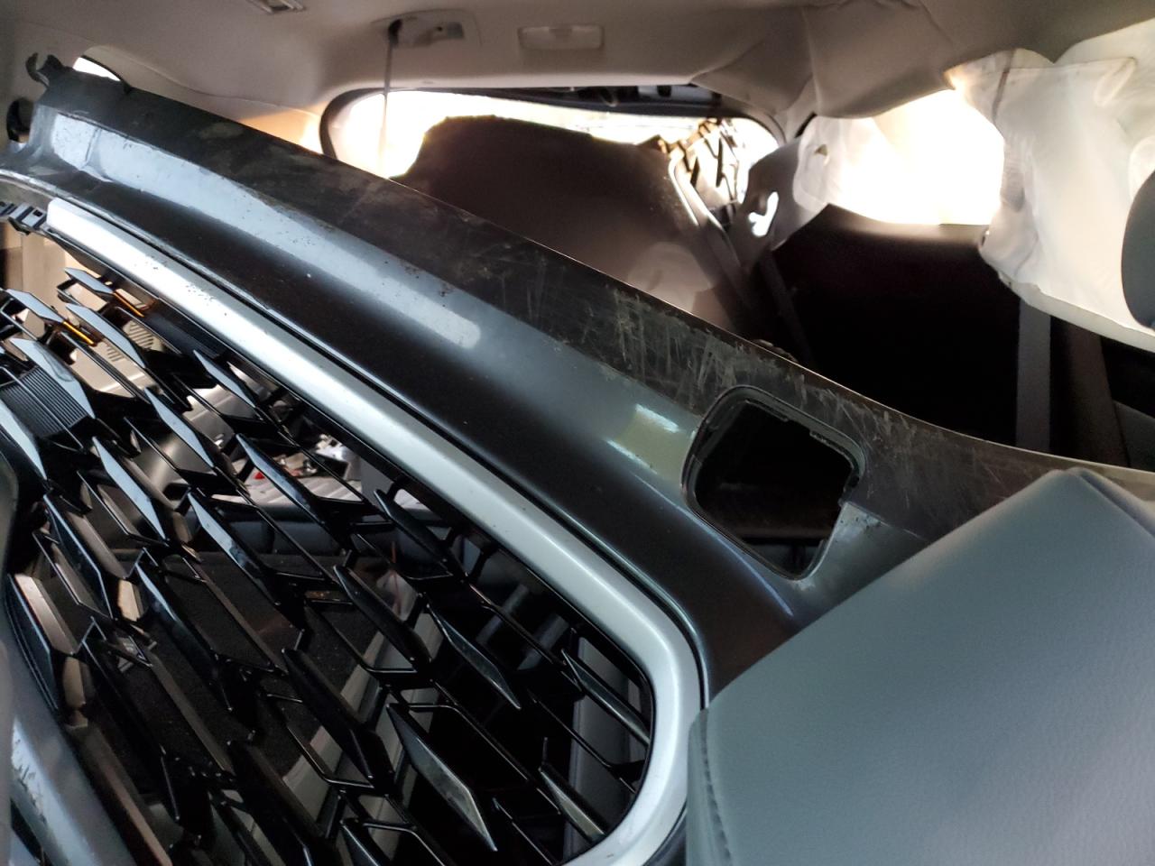 2022 Toyota Highlander - Image 10