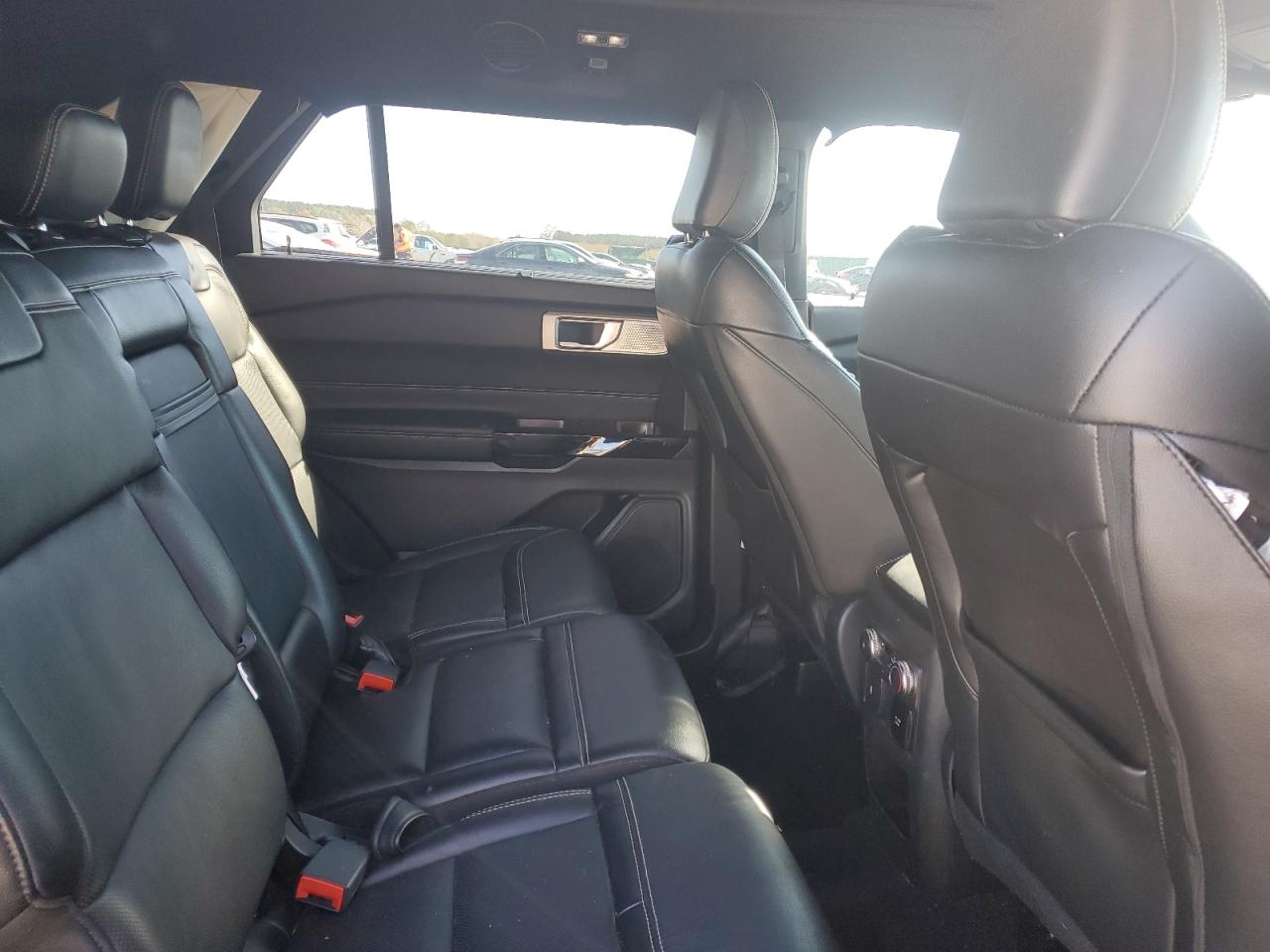 2021 Ford Explorer - Image 10