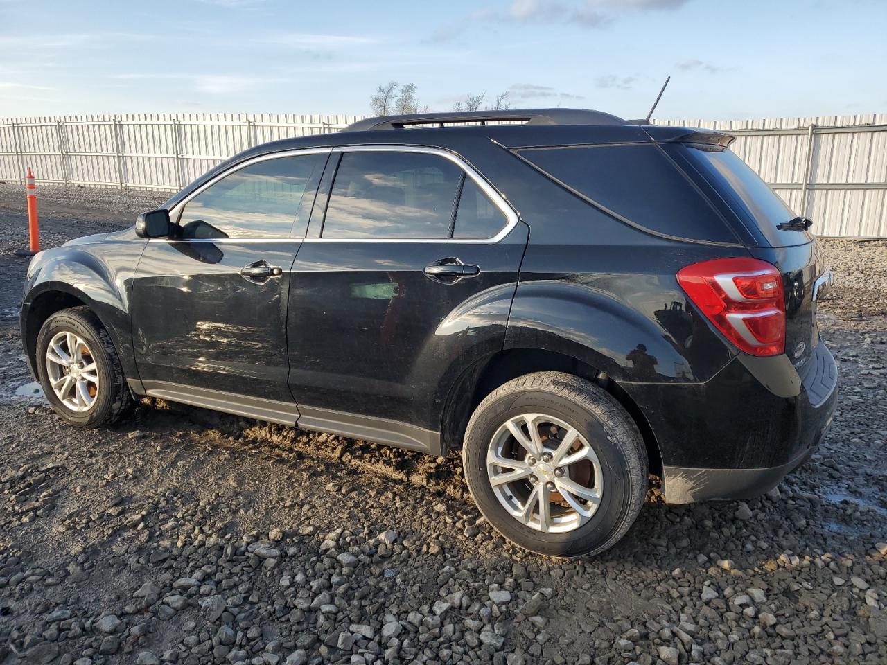 2017 Chevrolet Equinox - Image 2