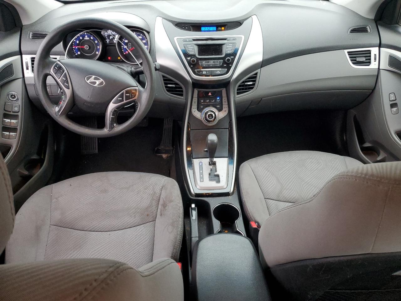 2013 Hyundai Elantra - Image 8