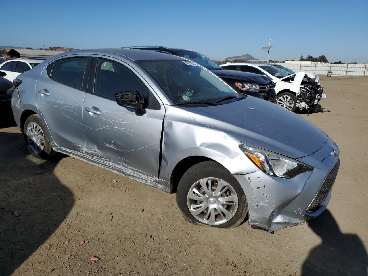 VIN 3MYDLBYV1KY506399 2019 TOYOTA YARIS no.4