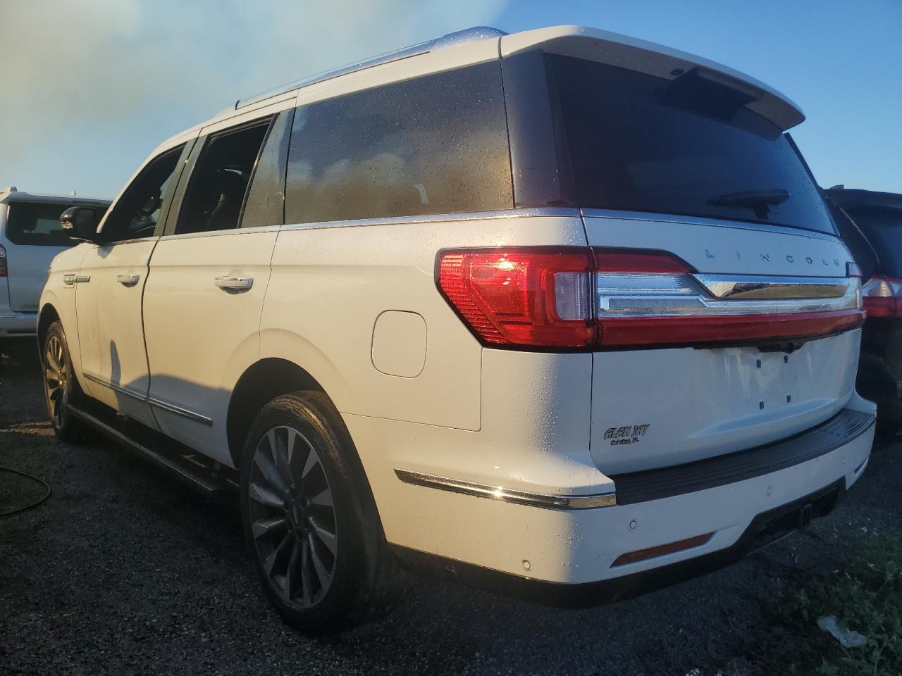 2021 Lincoln Navigator - Image 2