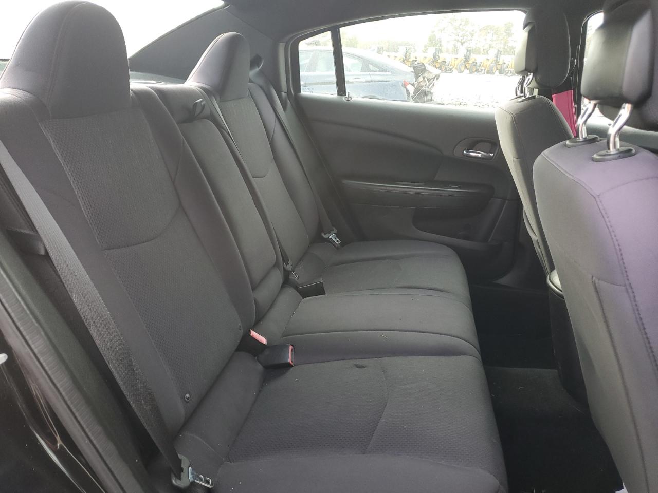 2013 Chrysler 200 - Image 10