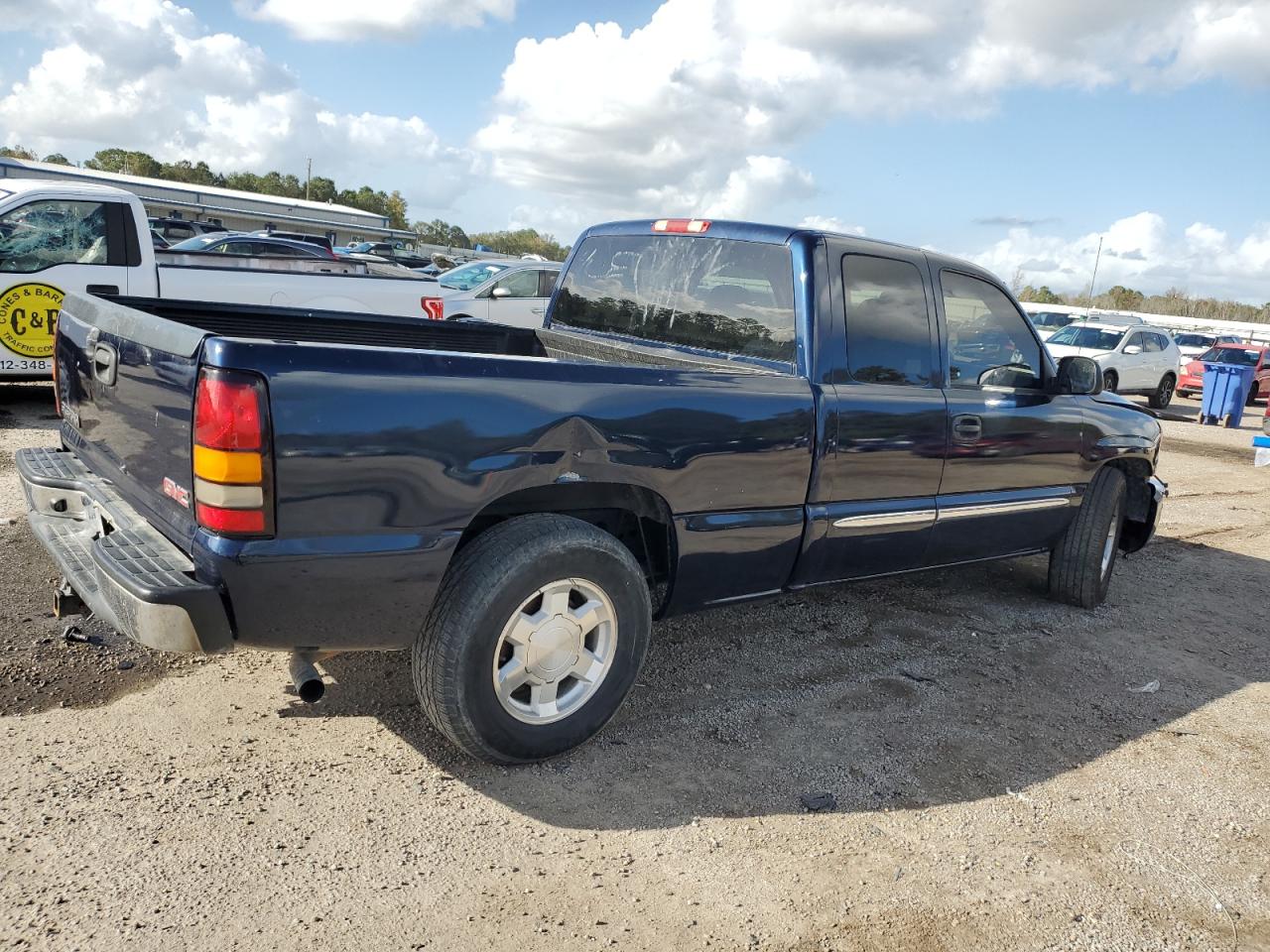 2006 GMC Sierra - Image 3