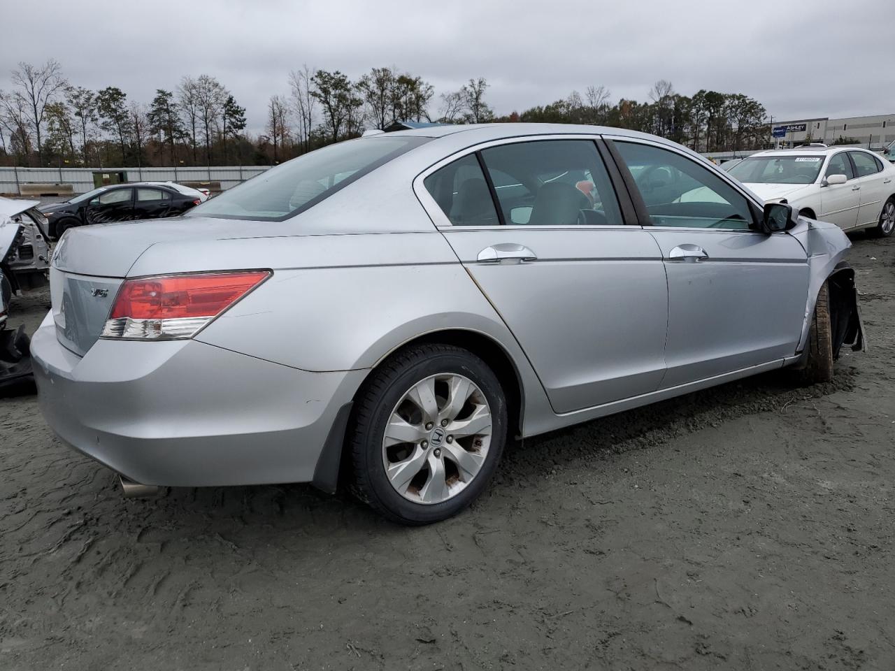 2009 Honda Accord - Image 3