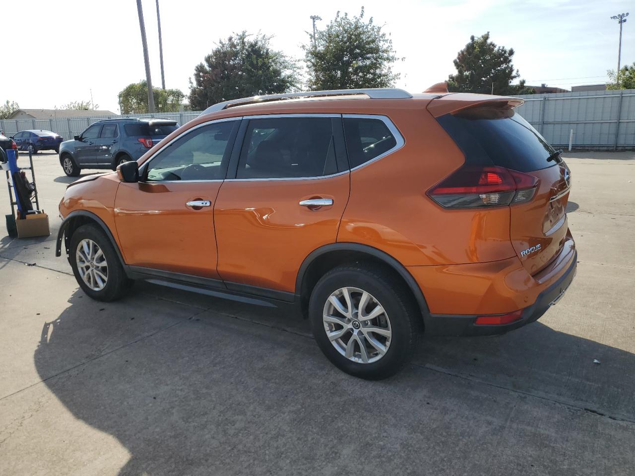 2019 Nissan Rogue - Image 2
