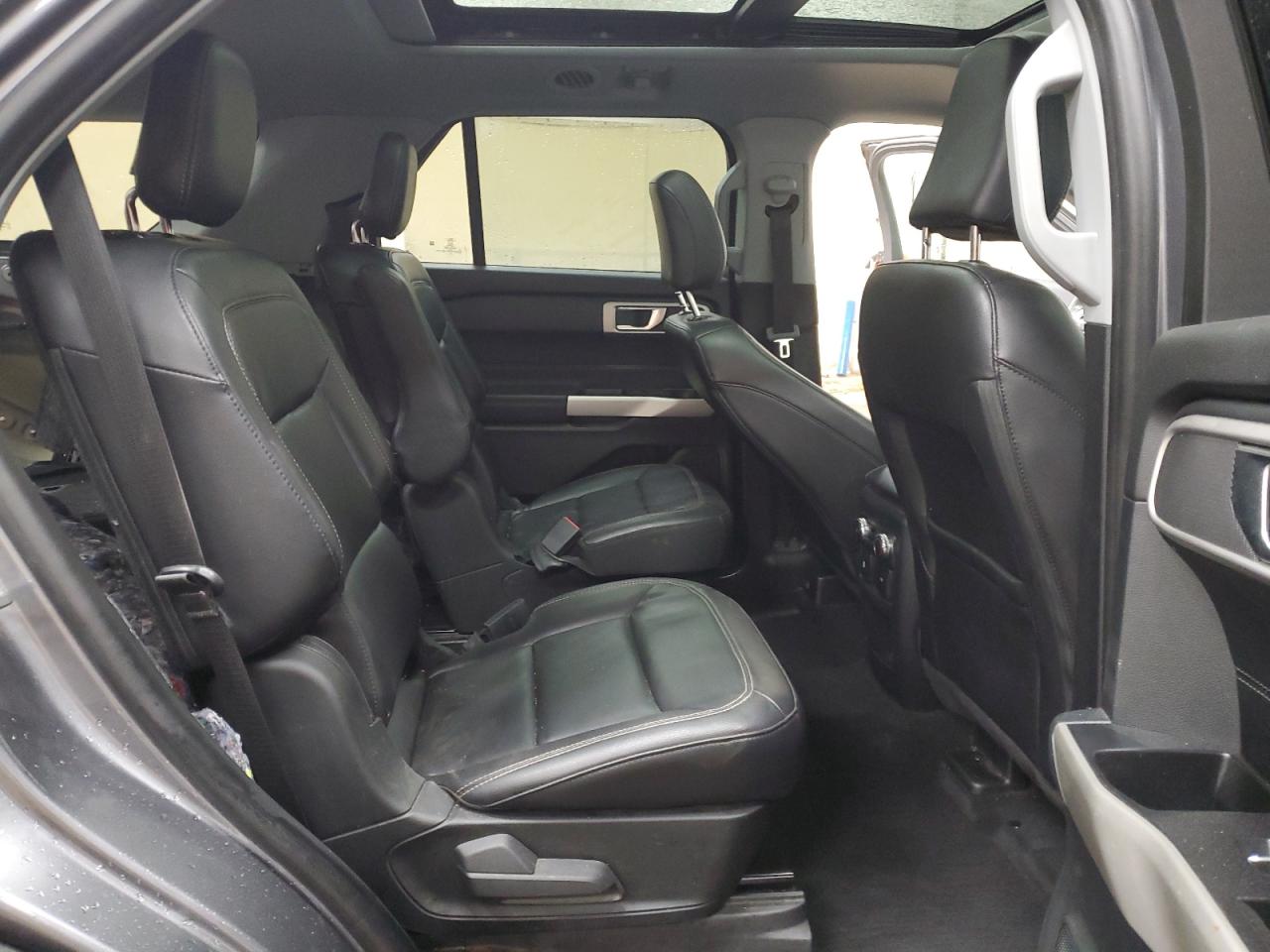 2021 Ford Explorer - Image 11